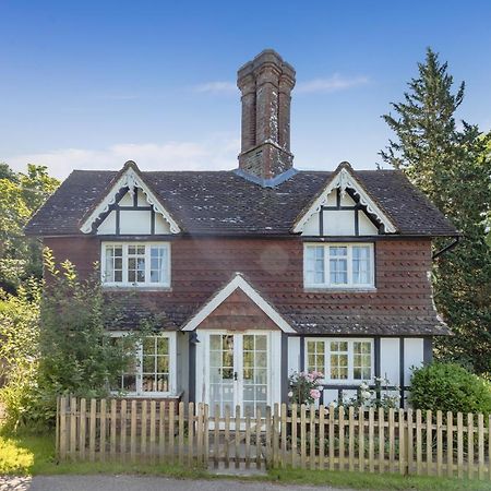 Danny Lodge - Country Cottage Near Brighton By Huluki Sussex Stays Hurstpierpoint Bagian luar foto