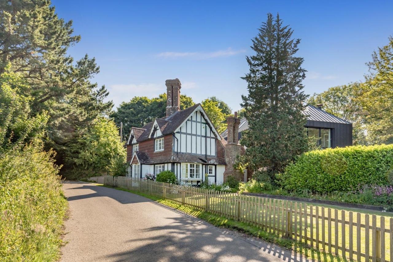 Danny Lodge - Country Cottage Near Brighton By Huluki Sussex Stays Hurstpierpoint Bagian luar foto