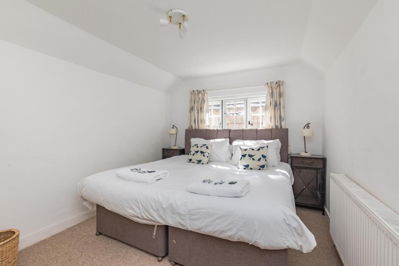 Danny Lodge - Country Cottage Near Brighton By Huluki Sussex Stays Hurstpierpoint Bagian luar foto