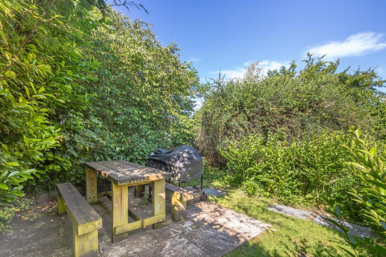 Danny Lodge - Country Cottage Near Brighton By Huluki Sussex Stays Hurstpierpoint Bagian luar foto